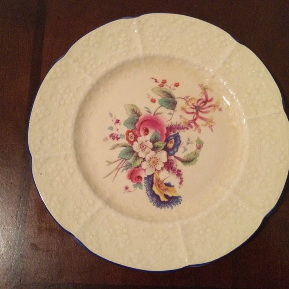 2 vintage Kingsware USA patent Coalport AD1750 England plates embossed flowers - Picture 7 of 13